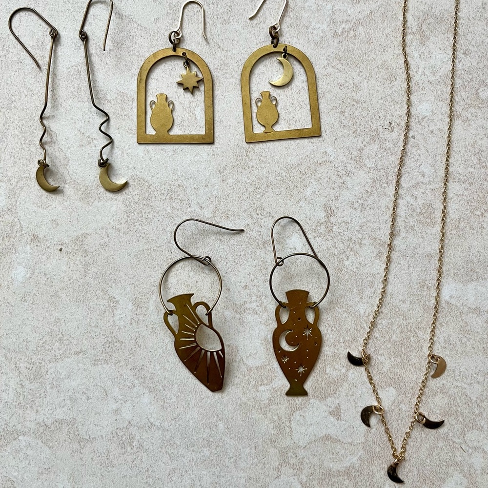 Lot of Boho Jewelry: 3 pairs of earrings and 2 necklaces!